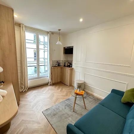 Elegant Au Coeur De Saint-germain-des-pres Apartment Paris